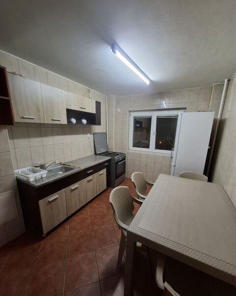 Parcul Circului, 10 minute de M1 Stefan cel Mare, apartament 3 camere.